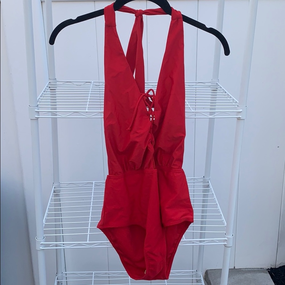 BNWT SUPERSEXY RED BODY/BATHINGSUIT DEEP HALTER🥊